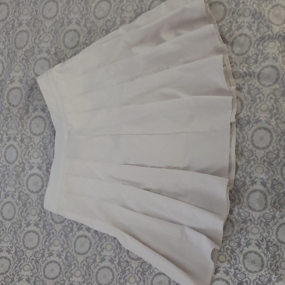 halara Dresses & Skirts - Tennis skirt